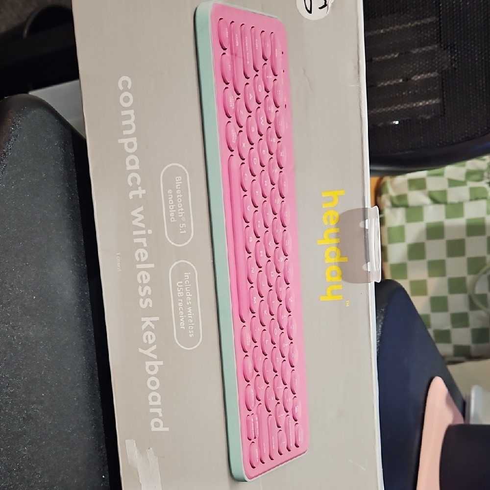 Heyday Pink and Mint Wireless Keyboard